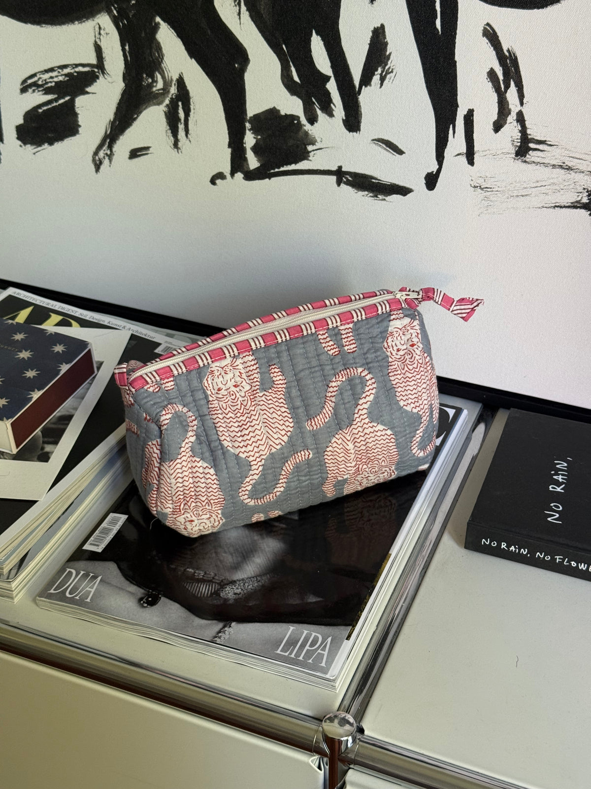 Pouch Tiger
