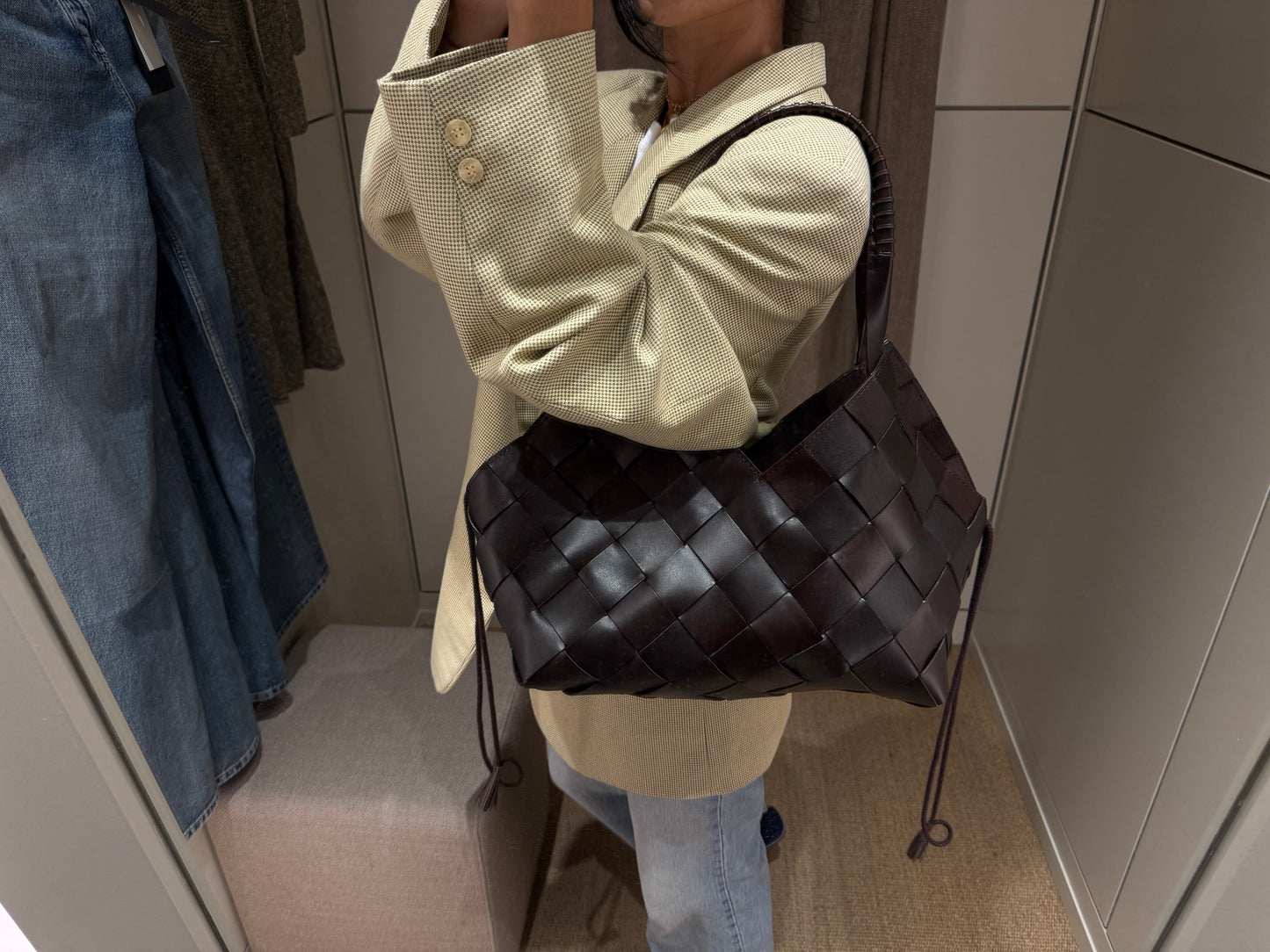 Ava