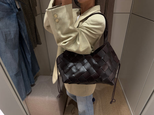 Ava